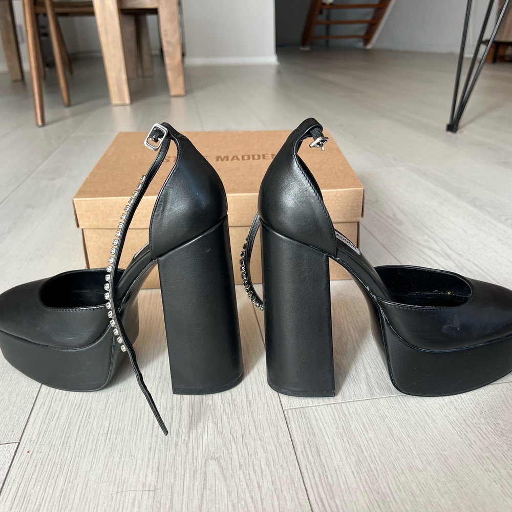 Steve Madden Black Leather Chunky Heels - Picture 12 of 14